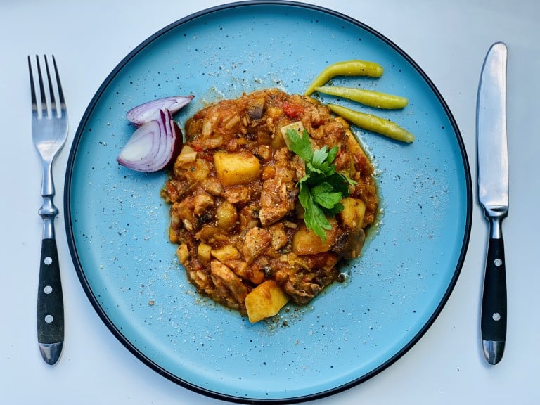 Ghiveci de legume cu telina apio si carne de pui