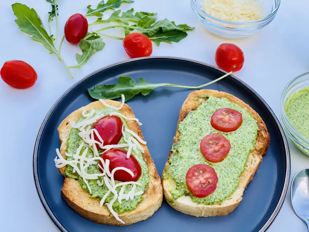 5729D10C-C441-463D-82A6-D3626EDFD6AD Bruschette cu Pesto de rucola