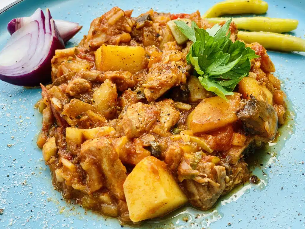 8A606EF0-B89F-47E1-A8E2-2C71374358CC Ghiveci de legume cu telina apio si carne de pui