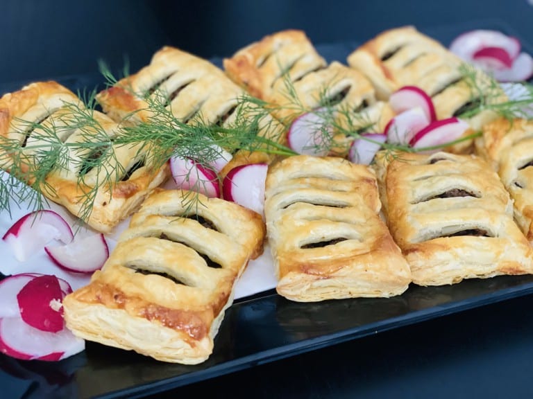 Pateuri din foietaj cu ficat de pui