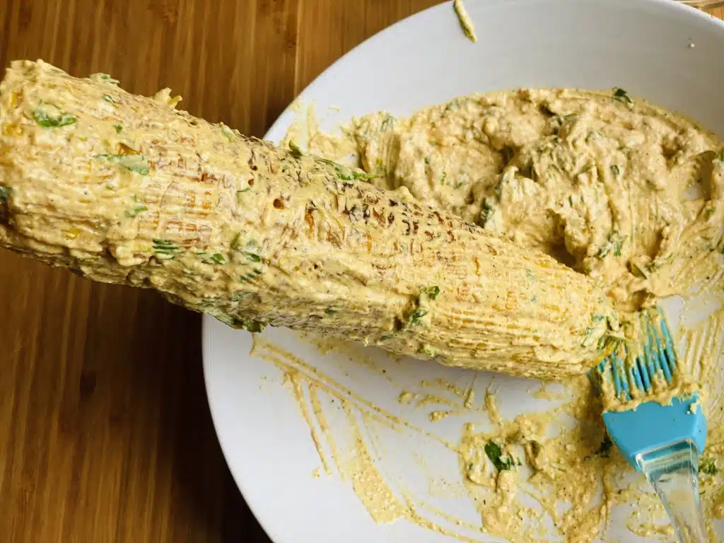B96F3EC0-55ED-4F76-B692-AE5ADC0BA58E Elote – porumb la gratar- in stil mexican (Mexican street corn)