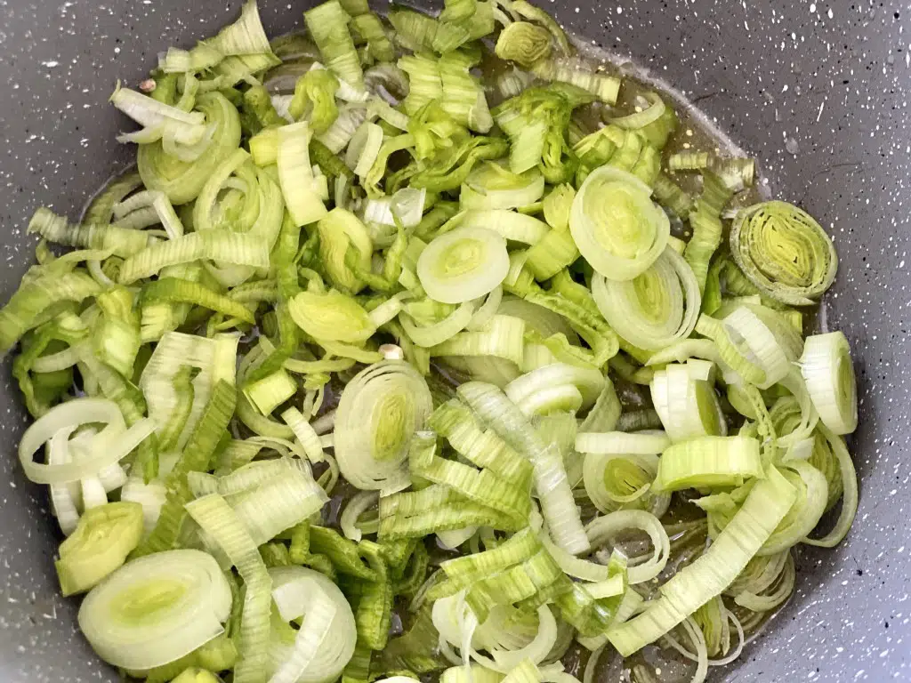 BF5E21F9-22AC-418E-BA5D-B6C84AE7E6DB Pilaf ( risotto ) din arpacas si praz cu pipote si inimi la tigaie