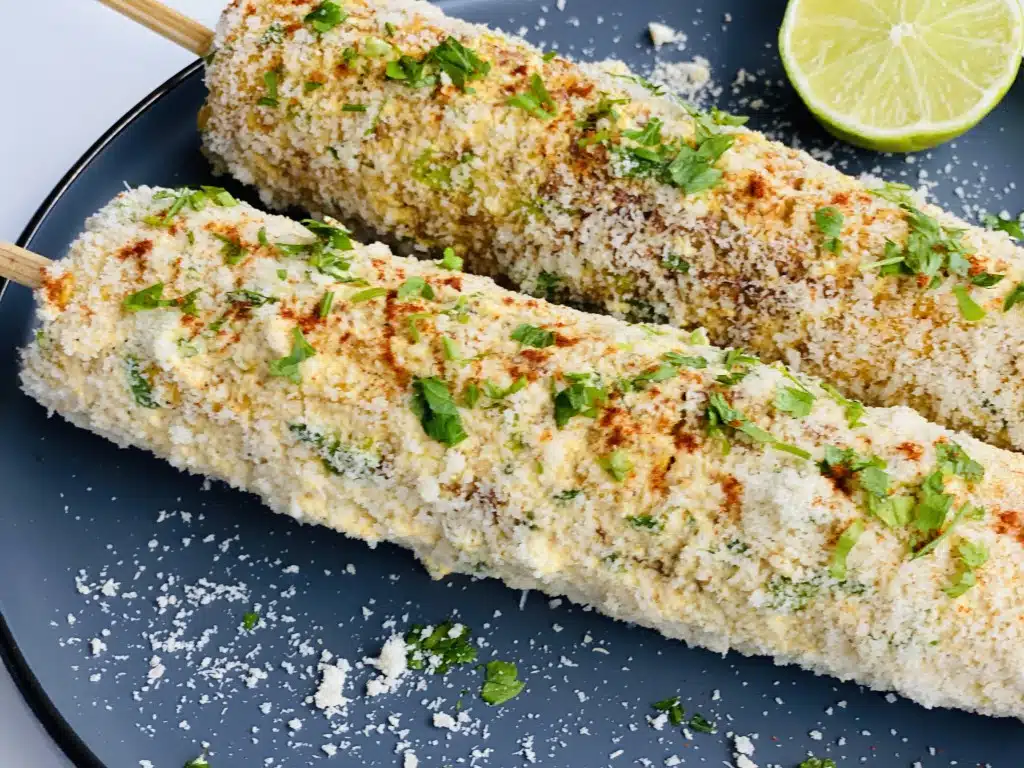 C059227C-47DC-4FB5-8124-4369D284D401 Elote – porumb la gratar- in stil mexican (Mexican street corn)