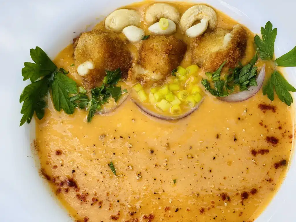E29EA835-C9D7-49DC-9C22-93B13800DD3E Supa crema de linte rosie cu crutoane din mozzarella