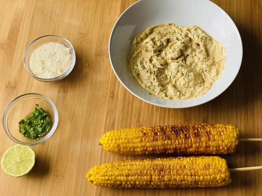 FC44394B-6D52-4FF5-95D6-643E57CF854F Elote – porumb la gratar- in stil mexican (Mexican street corn)