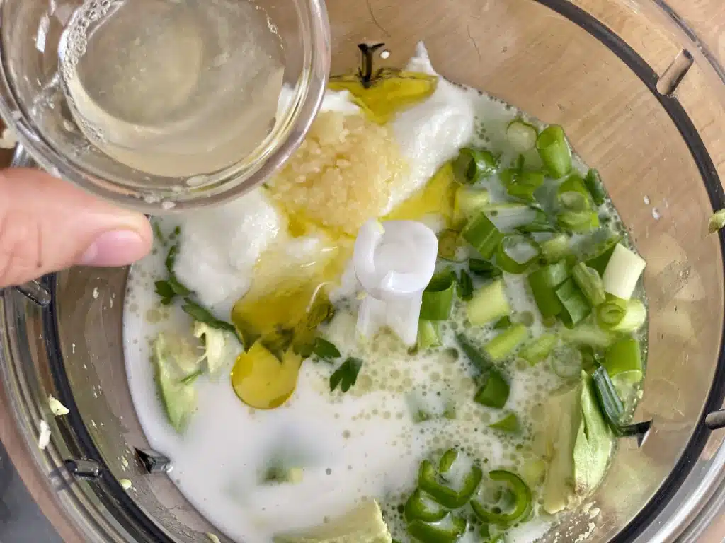 11BDBF7A-1AE2-488A-BF79-260A49510BDF Supa crema rece de avocado