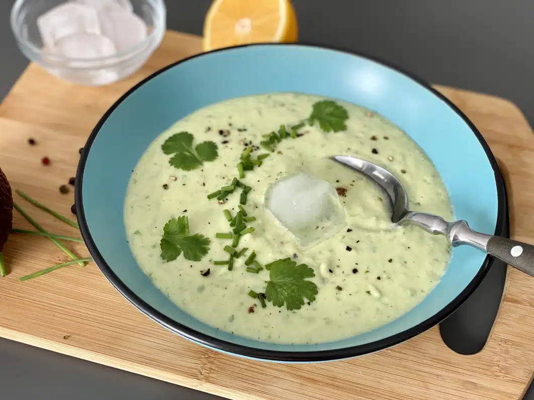 Supa crema rece de avocado