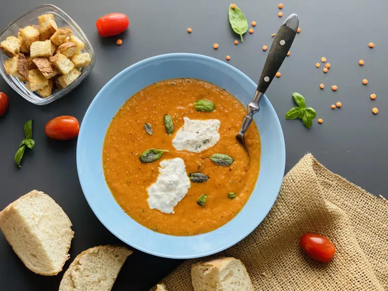 Supa crema de tomate si linte rosie