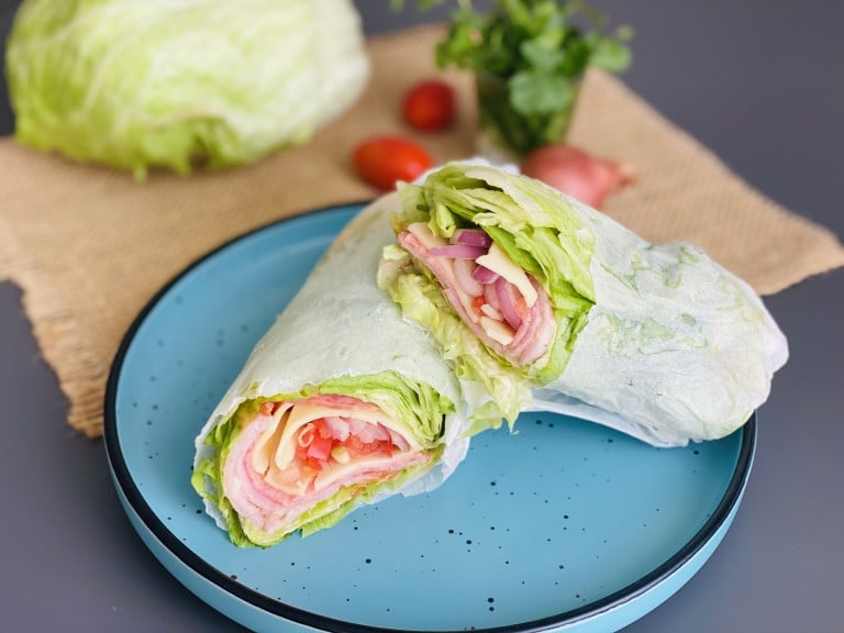 Sandwich cu salata verde