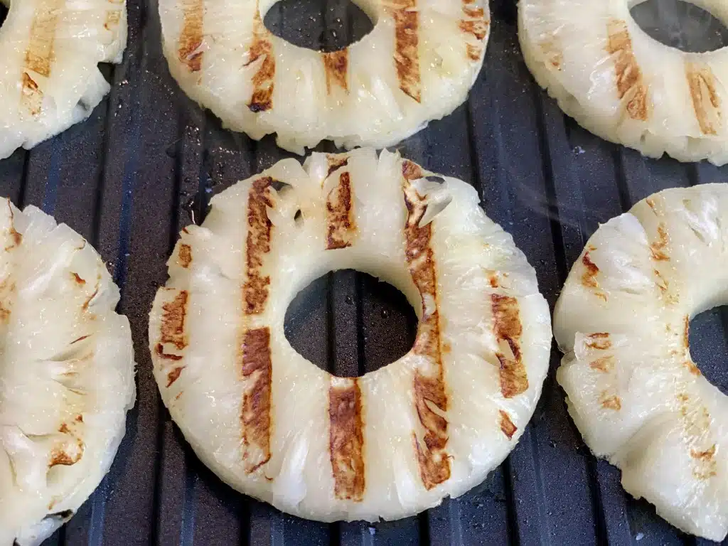 4FC3E6E8-7B41-4DA1-8494-4826C362FC9D Friptura din vita de Argentina, ananas pe grill si banane prajite