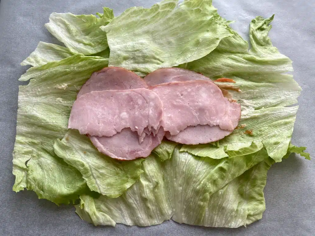 671C359B-B4E1-4666-A6C4-7ED2AA62294D Sandwich cu salata verde
