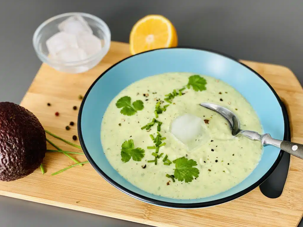 69FB7225-0FC7-44A3-8AD9-1F09436A11B1 Supa crema rece de avocado