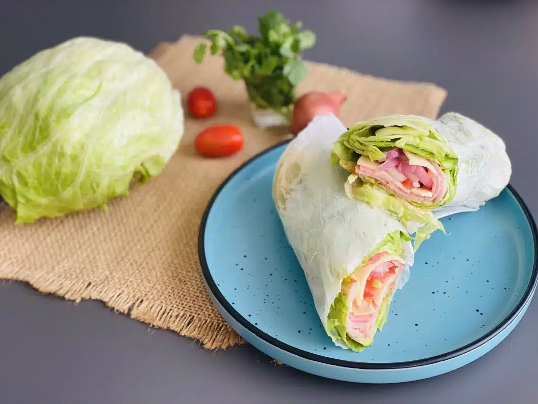 Sandwich cu salata verde