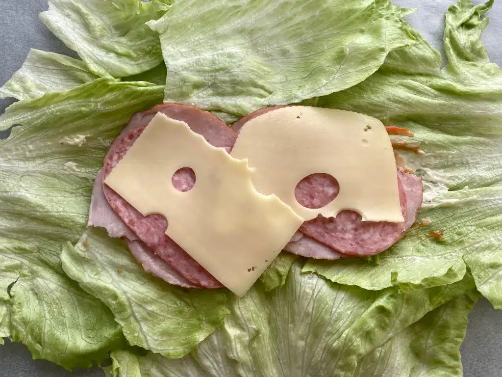 A9F60305-12B0-4611-92C6-5D9985EFDC94 Sandwich cu salata verde