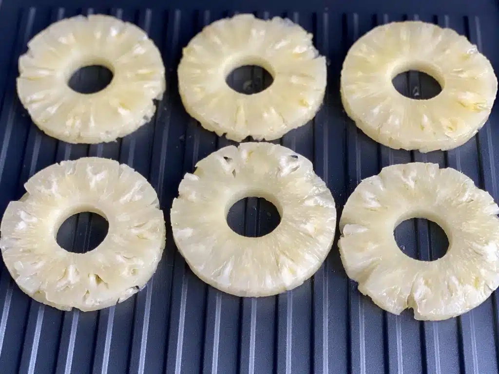 CAC6060F-777C-44AB-BFCA-11DA5E27DF08 Friptura din vita de Argentina, ananas pe grill si banane prajite