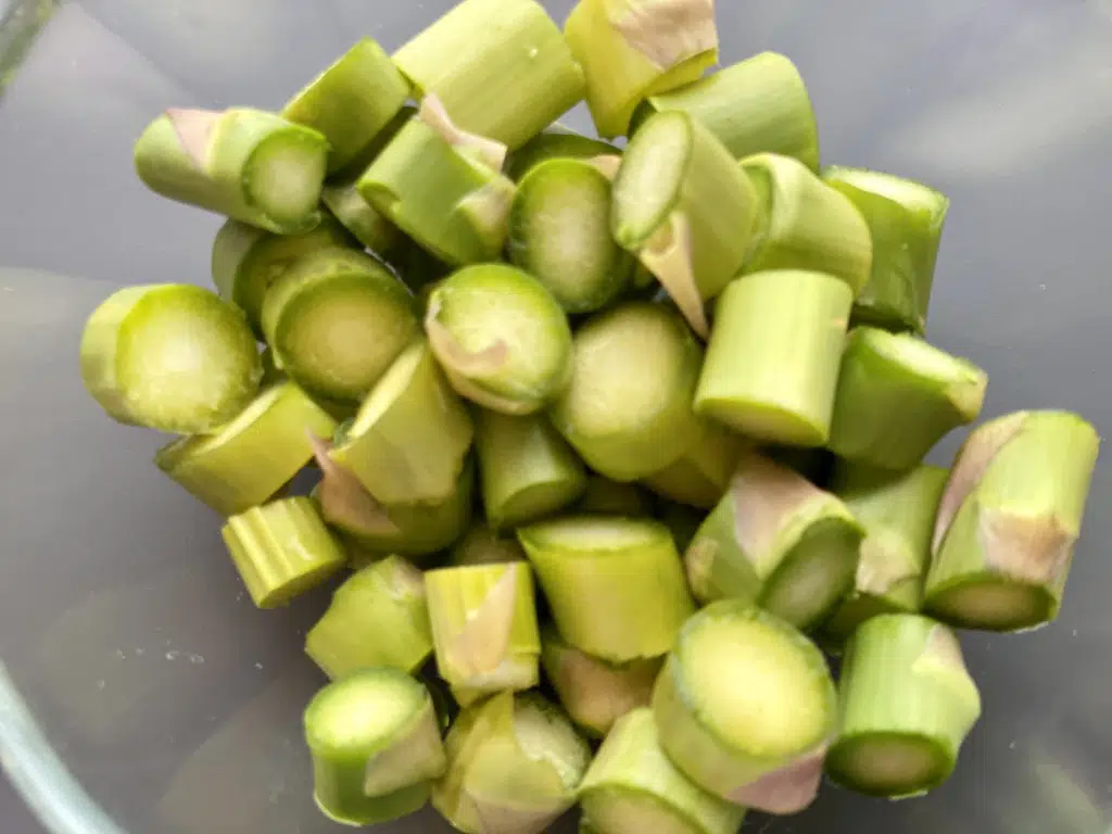 0B426ED2-FFE2-4D3E-9E65-C841D4F17957 Supa crema de sparanghel si mazare verde