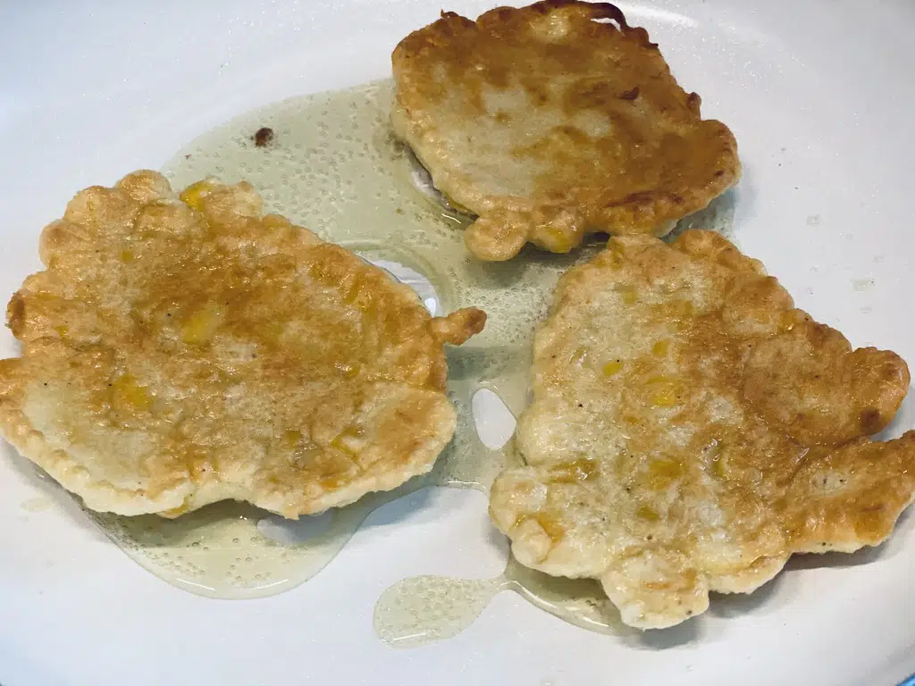 1245B35C-0E1F-44BD-AB6B-F7E83DE0FB15 Turtite de porumb dulce cu salata