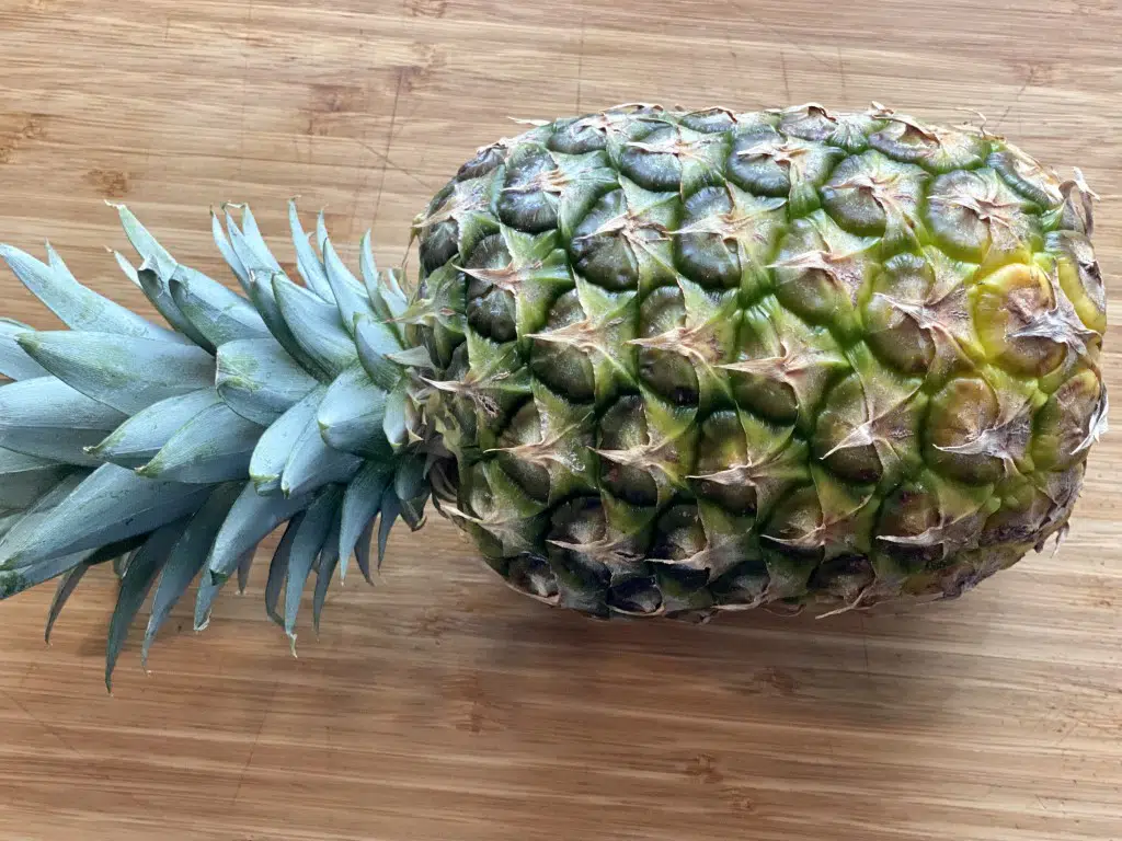41F2B83C-D16C-463C-8E25-3486FA81E33B Pui Teriyaki cu orez in bol de ananas