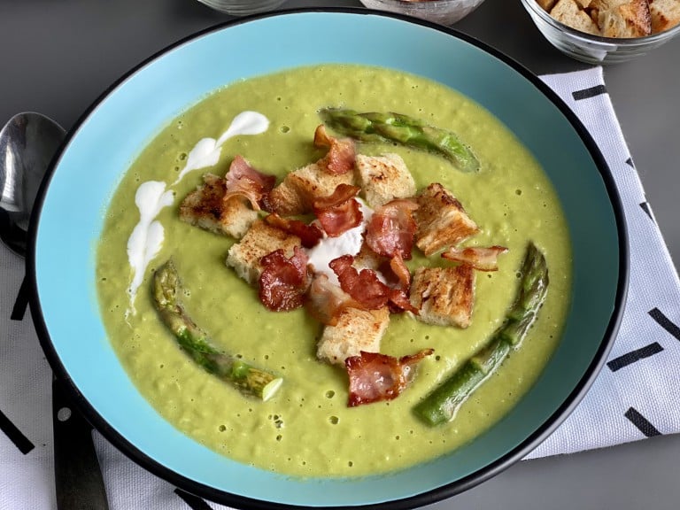 Supa crema de sparanghel si mazare verde