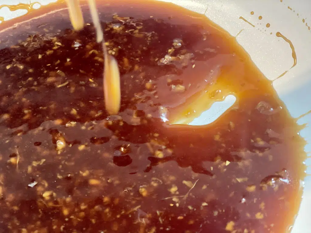 B76E89D8-60EB-40A6-8C61-195B16EC2335 Pui Teriyaki cu orez in bol de ananas
