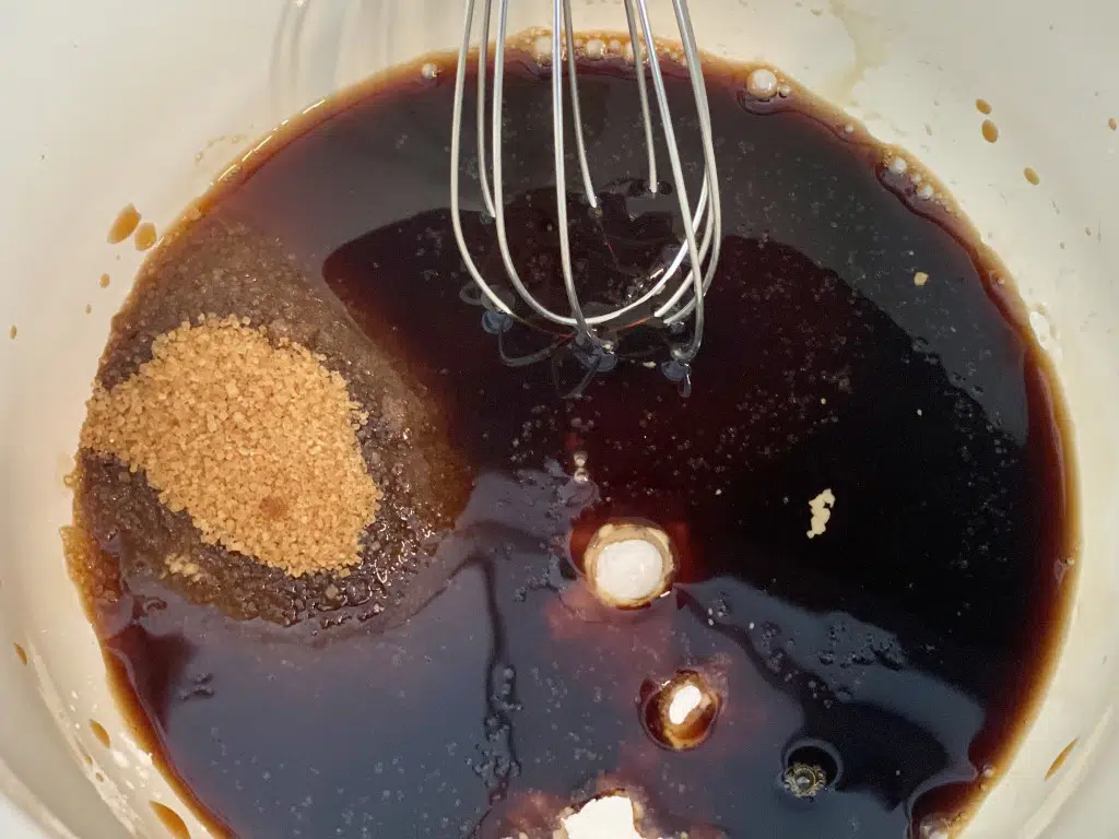 EC46FA5C-5F94-4930-89B1-461108583D09 Pui Teriyaki cu orez in bol de ananas