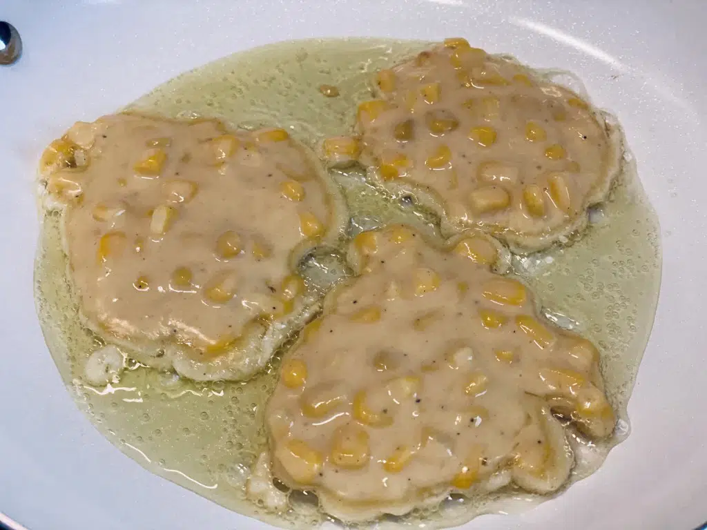 EC5A573D-4DDC-4470-B1D5-71AC548AAFF0 Turtite de porumb dulce cu salata
