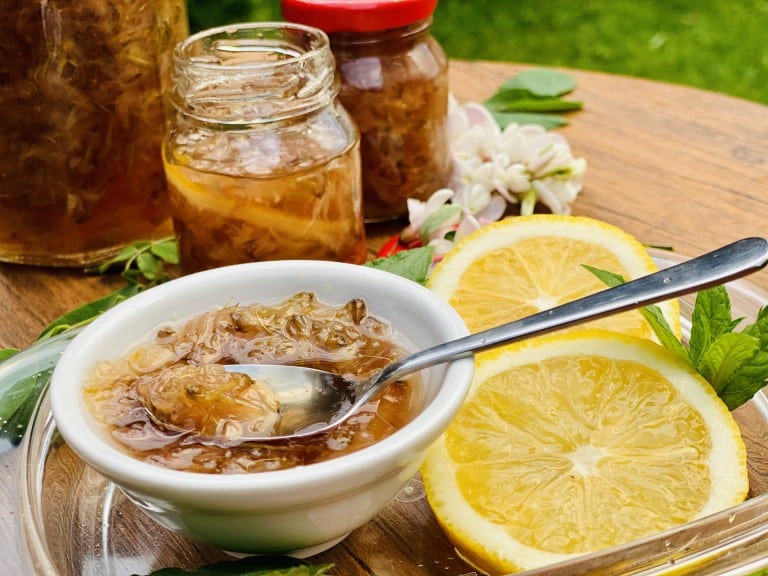 Dulceata din flori de salcam