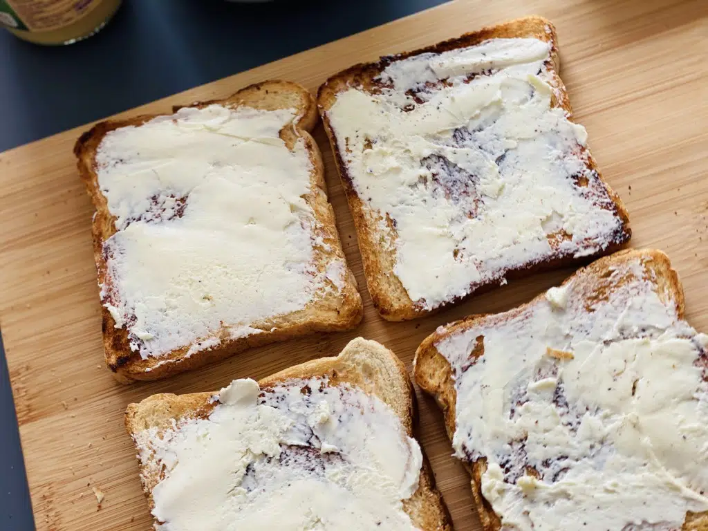 0D9294B4-52FF-4A6A-8B0A-36DB36E46FD3 Croque Madame, Croque Monsieur – Sandwich-uri calde frantuzesti