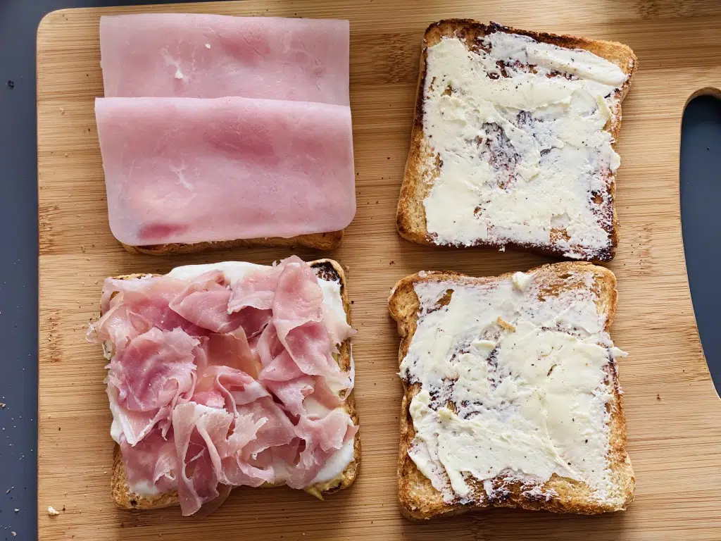 16CA3522-571E-4D69-902C-B6C4C8BE8C48 Croque Madame, Croque Monsieur – Sandwich-uri calde frantuzesti