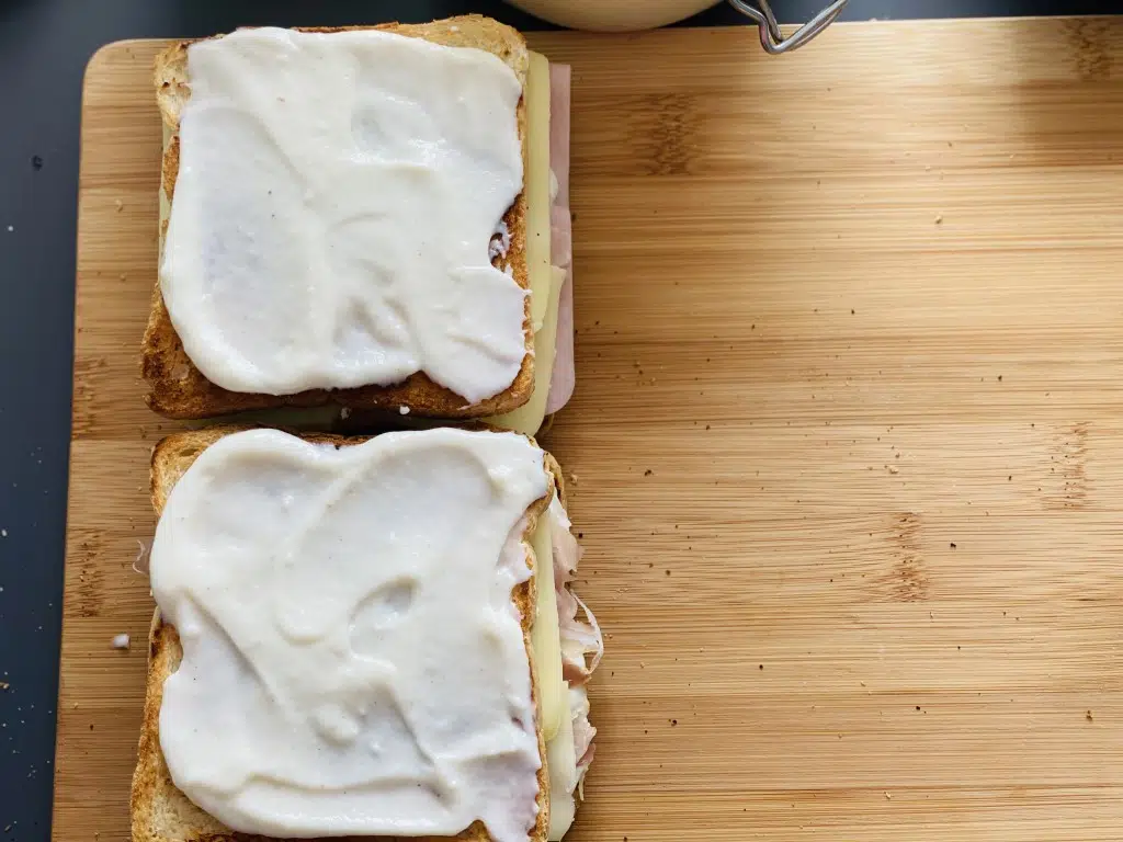 3DA435F9-93E0-4F95-87C7-6DB7F3A3323A Croque Madame, Croque Monsieur – Sandwich-uri calde frantuzesti
