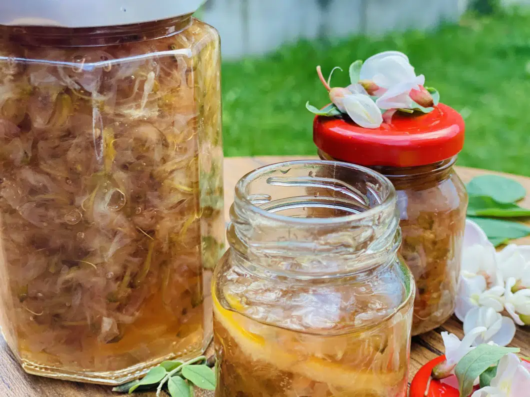 Dulceata din flori de salcam