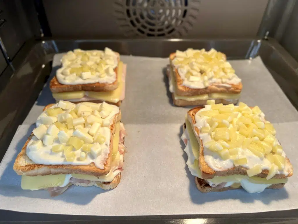 8D430327-BCC4-4D5E-803C-7884AB9BF188 Croque Madame, Croque Monsieur – Sandwich-uri calde frantuzesti