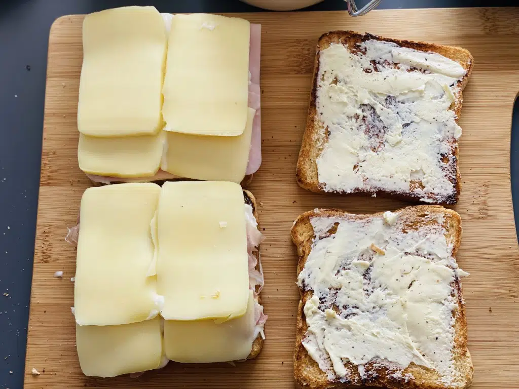 E1B70815-7DB5-47C1-B9A6-C496B66A9CB4 Croque Madame, Croque Monsieur – Sandwich-uri calde frantuzesti