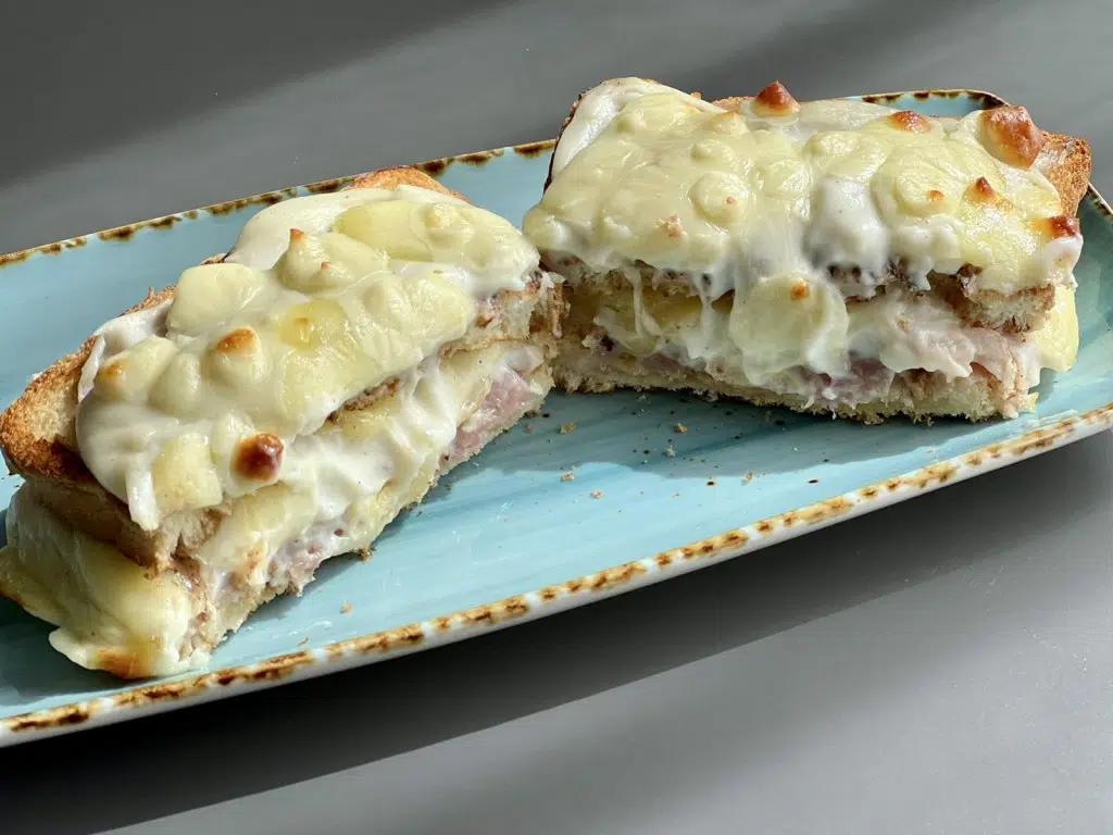 1F89AD97-060B-48FB-9E2F-7C65B299CDCD Croque Madame, Croque Monsieur – Sandwich-uri calde frantuzesti