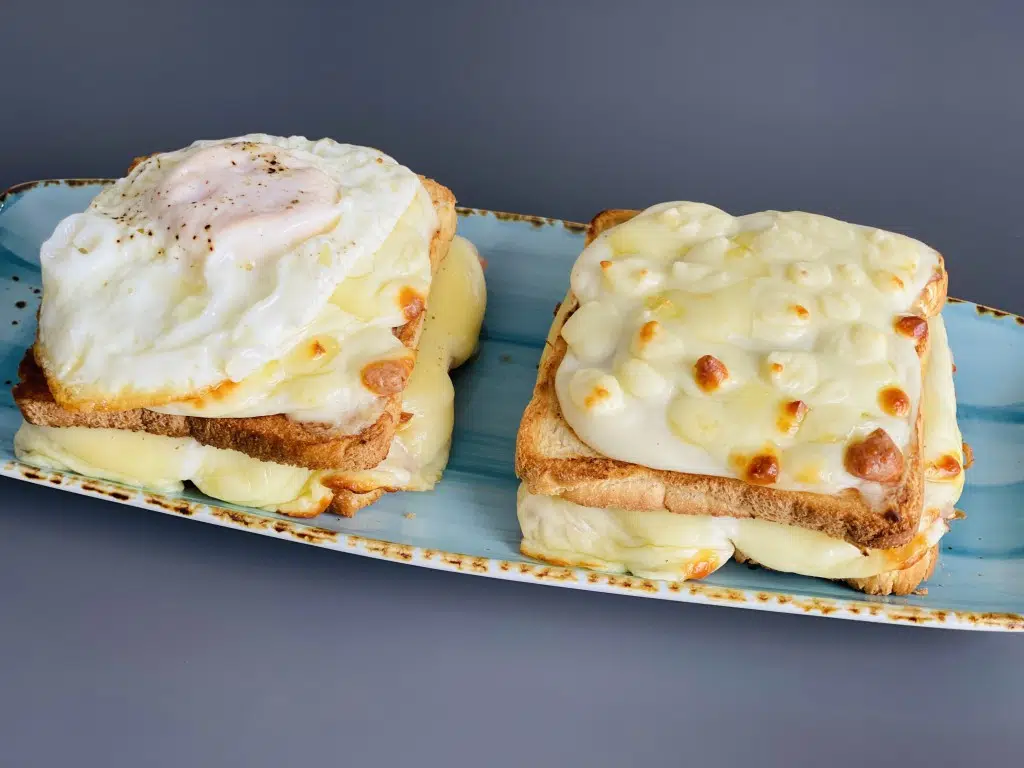 540054CE-848E-42B9-BB70-ACD36D14151D Croque Madame, Croque Monsieur – Sandwich-uri calde frantuzesti