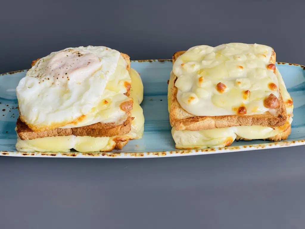 6228011A-1510-4110-B9F5-990B41C9815E Croque Madame, Croque Monsieur – Sandwich-uri calde frantuzesti