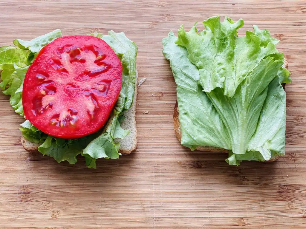 01A6709F-4D4A-4CFF-A927-D526DEE251B9 Sandwich BLT – Bacon, Lettuce, Tomato)