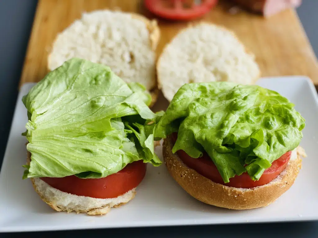 370A6E62-3E7F-4416-A1AE-2E7ECC354291 Sandwich BLT – Bacon, Lettuce, Tomato)