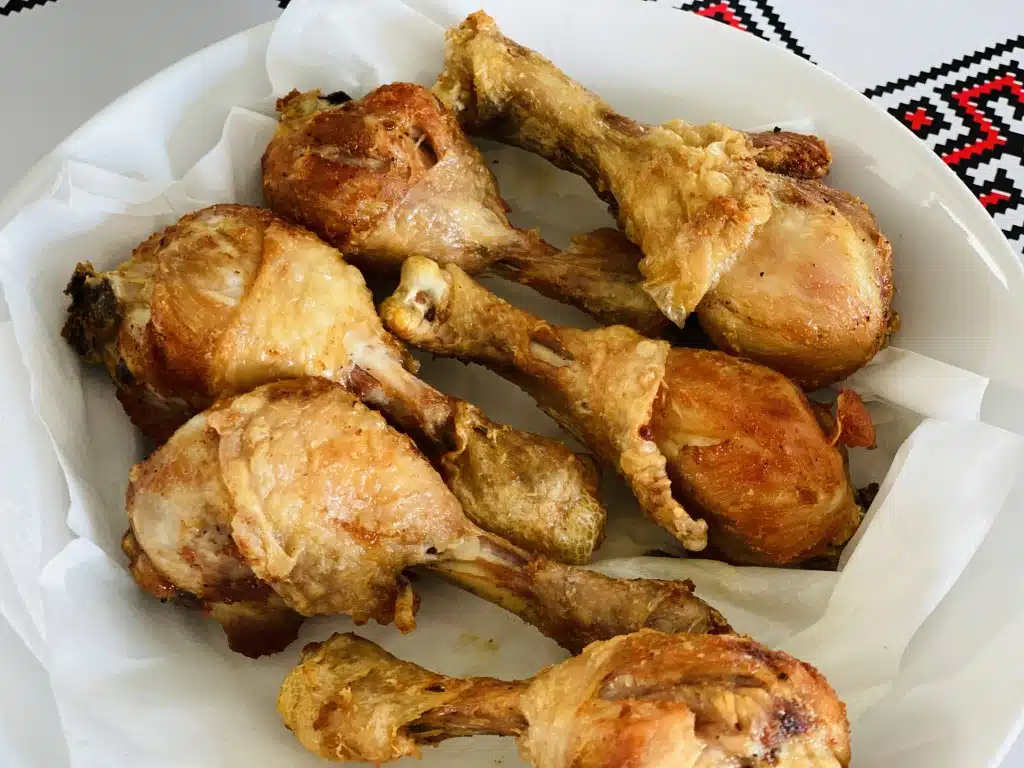 A36134C2-C5D3-4756-8B38-B400E391AFC0 Ciocanele de pui prajite cu garnitura de dovlecei prajiti, pastai galbene si cartofi natur