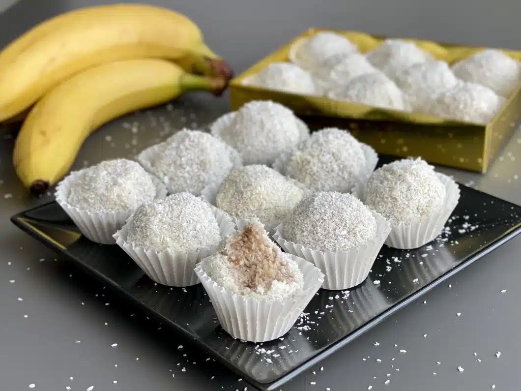 Bomboane cu nuca de cocos si banane