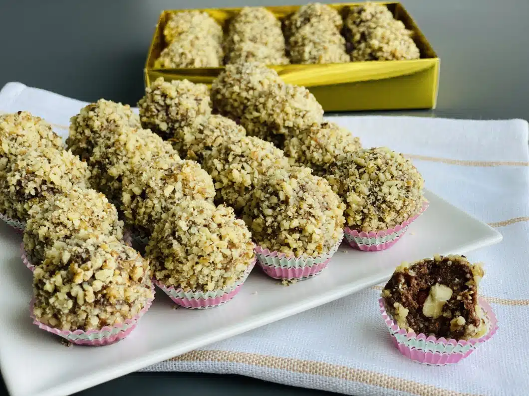 Praline din biscuiti si banane
