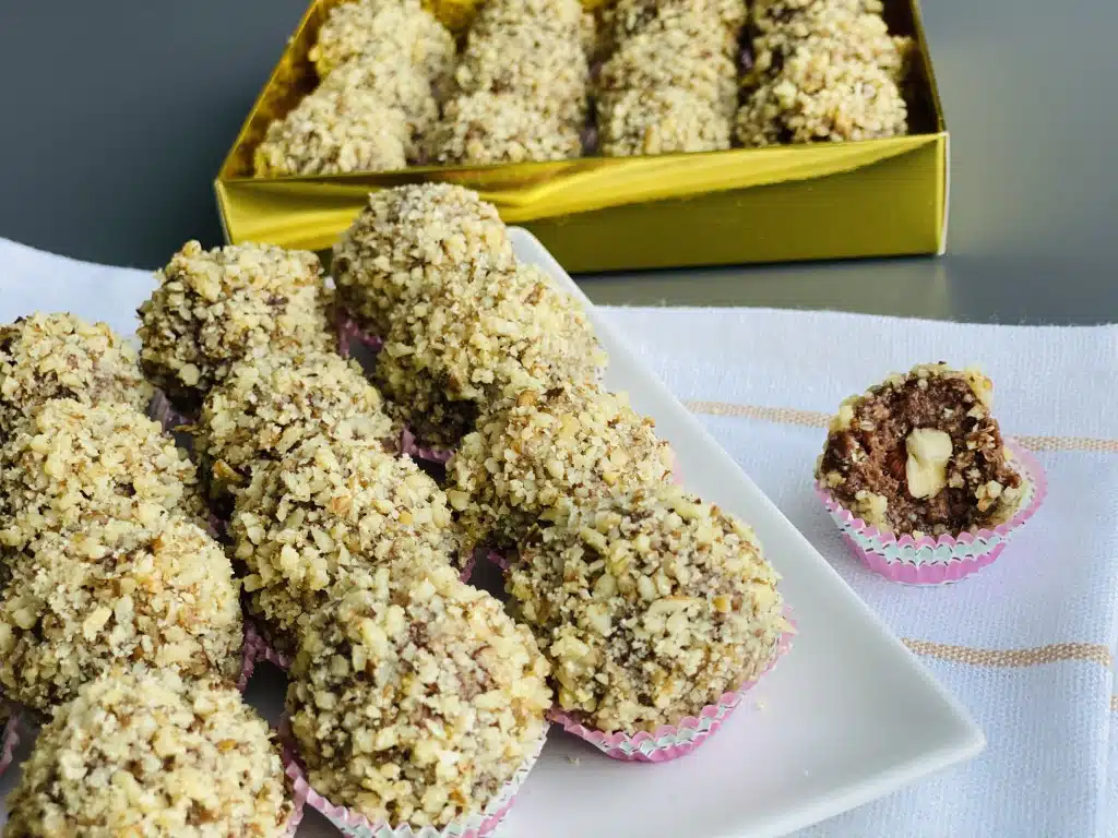 F3EC51CB-D532-465C-A1B9-6EE43CA0F3BD Praline din biscuiti si banane