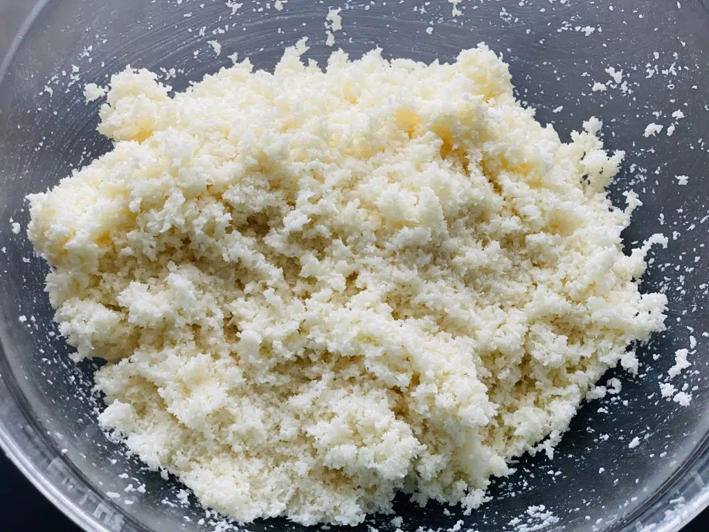 211C7C39-34DE-4D0D-82A6-0F6FF0AE0A5A Rulada din nuca de cocos umpluta cu banana – fara coacere