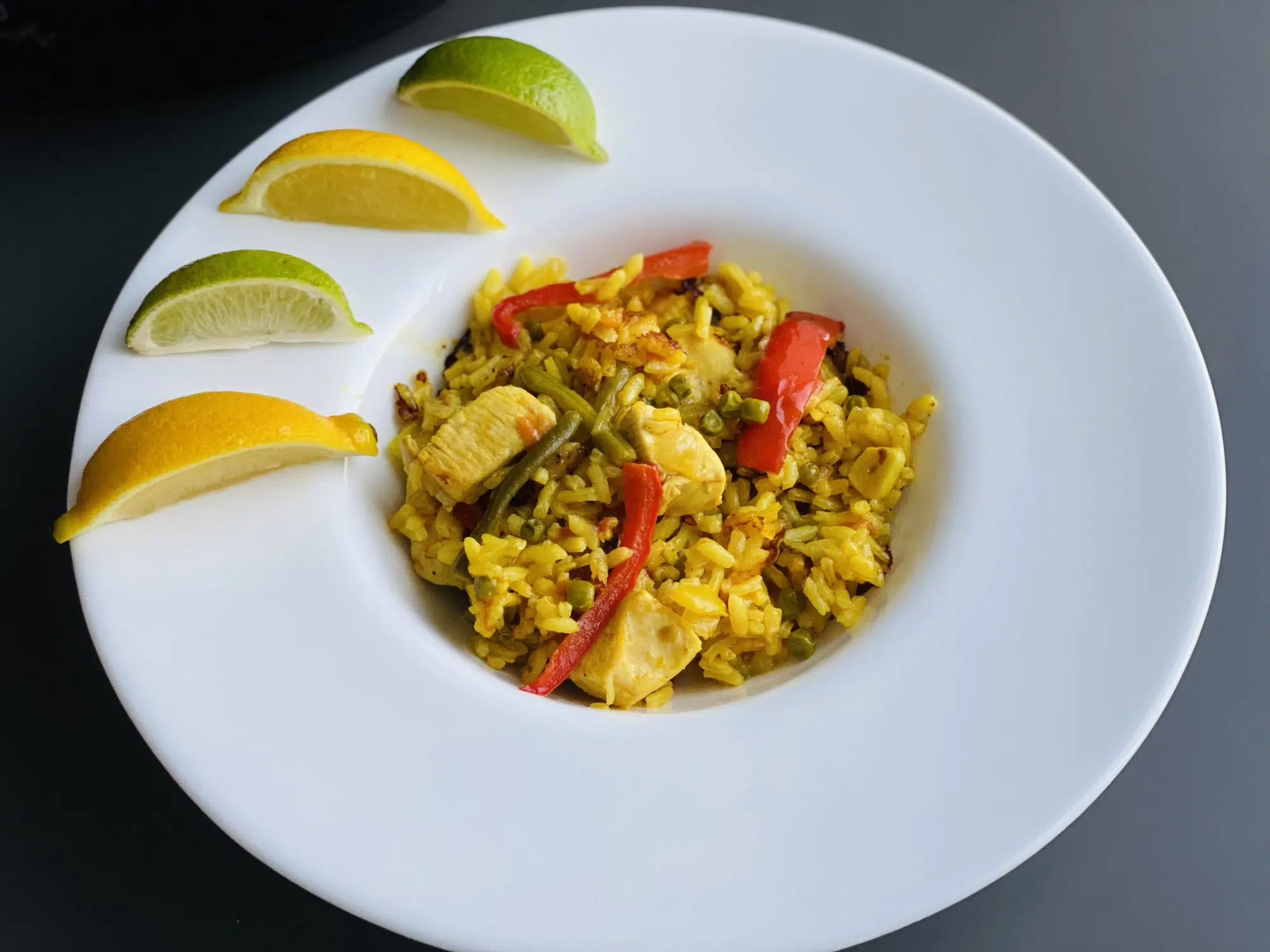 Paella valenciana de pui