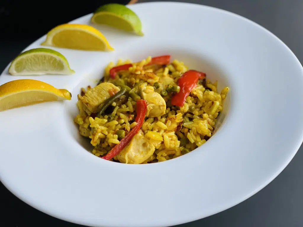 D758A12B-AD47-4A92-B0EF-0DE39F242EEC Paella valenciana de pui
