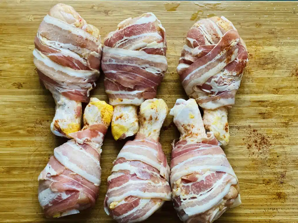 52DD1F12-5A13-4CB5-ADDB-FE04A987A9A6 Pulpe de pui invelite in bacon