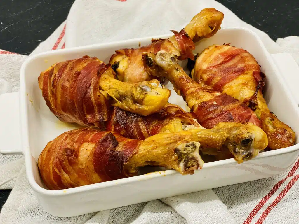 636DF750-C4E1-415A-8AB4-6B20DEE6415A Pulpe de pui invelite in bacon