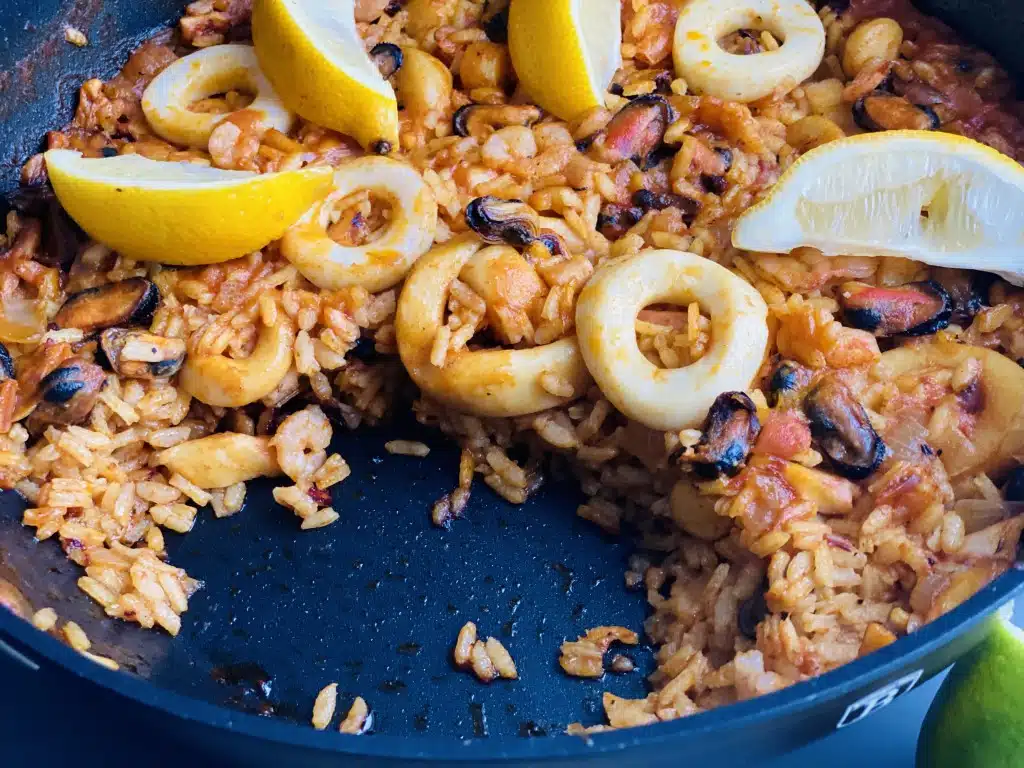 BB6F3DBB-3F40-4C92-8D38-678BF8640D34 Paella cu fructe de mare
