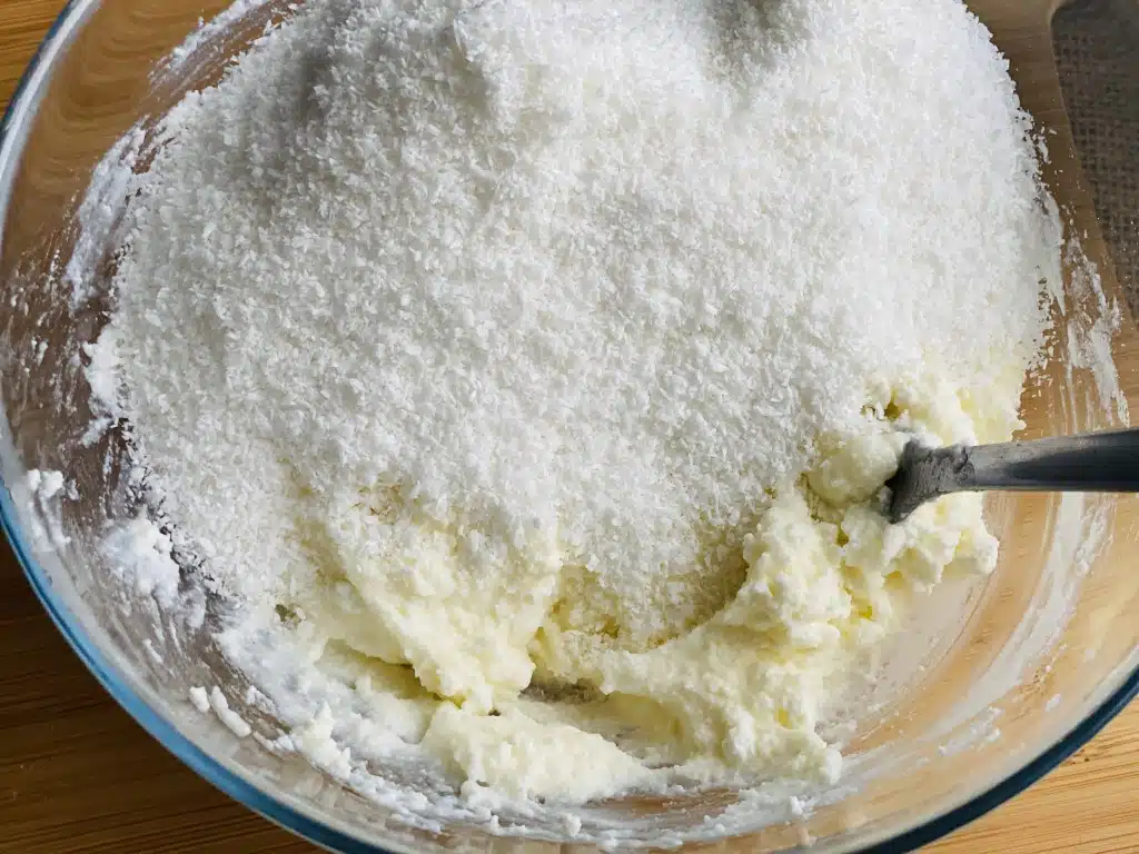 EC80F65C-3073-4223-AE6B-C8481CE97943 Bomboane din nuca de cocos umplute cu nutella
