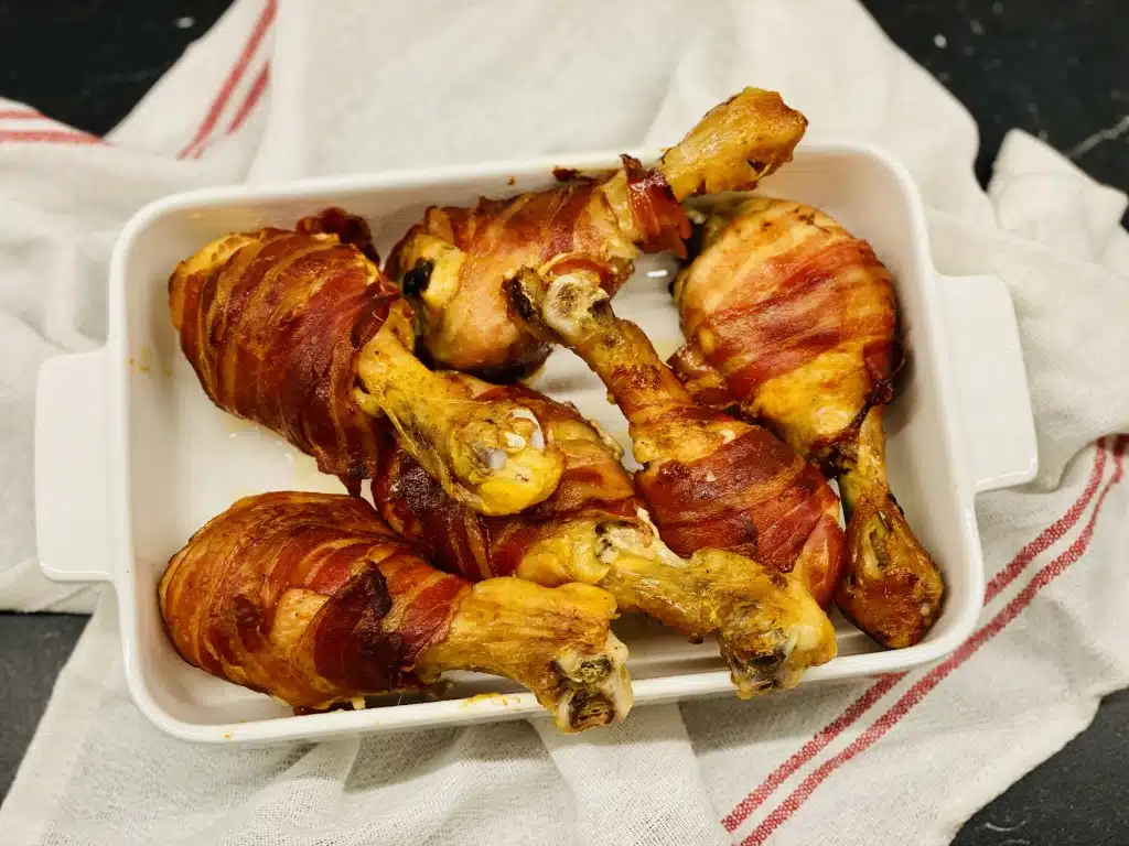 F56A9A2E-2C1E-4D75-9110-44FA29CFFF84 Pulpe de pui invelite in bacon